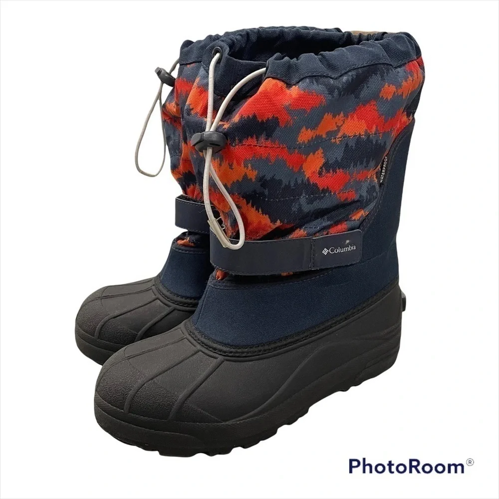COLUMBIA POWDERBUG PLUS II BOOTS IN ABYSS/GRAY AND SHARK/SILVER GRAY Youth 7